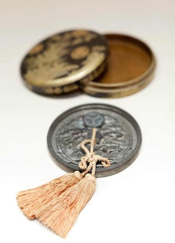 (Cosmetic box)