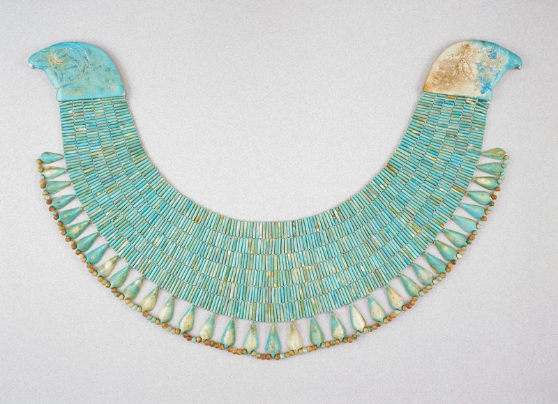 Broad collar