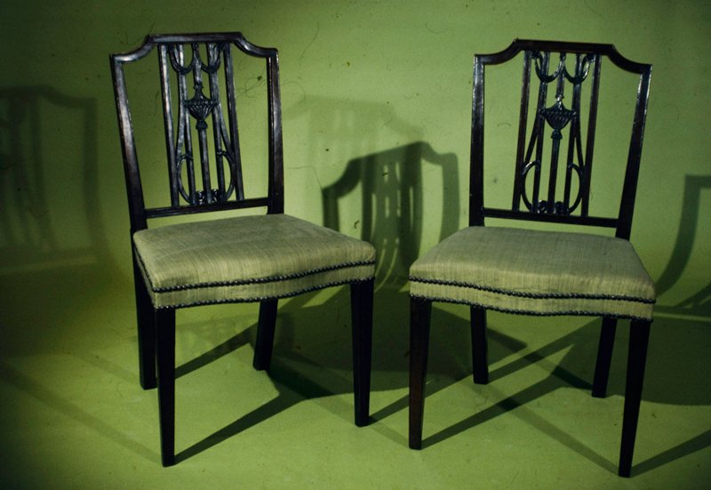 Square-back Sheraton side chair, one of a pair