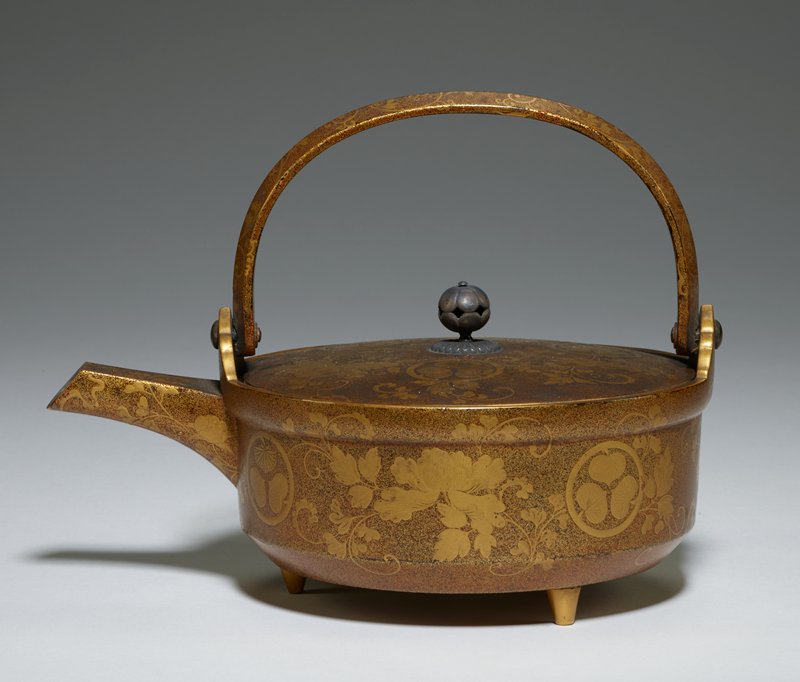 Ewer with vines and peonies (katakuchi)