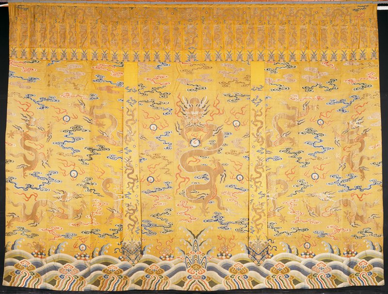 Imperial Curtain Hanging
