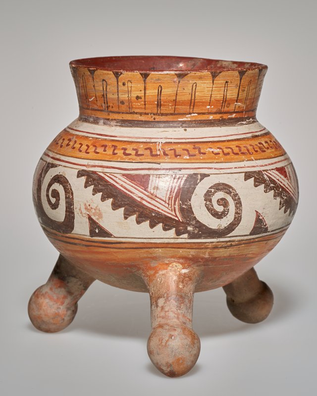 Tripod vase