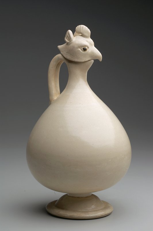 Ewer with pheasant-head stopper