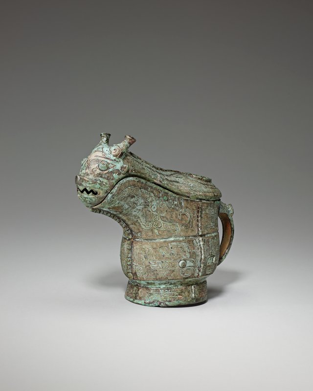 Gong wine vessel