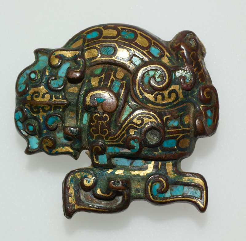 Buckle in the form of coiled dragon