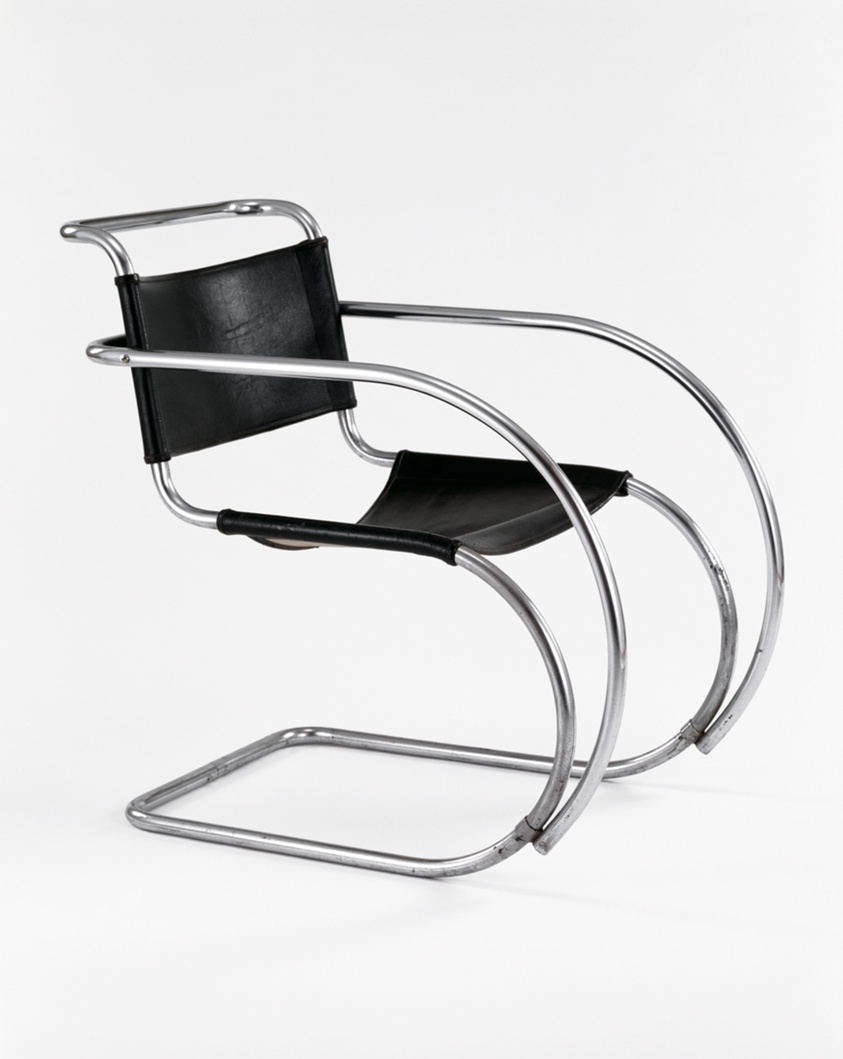 MR 20 Armchair
